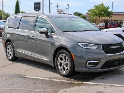 Used 2023 Chrysler Pacifica Limited