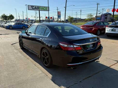 Used 2017 Honda Accord Sport image 9