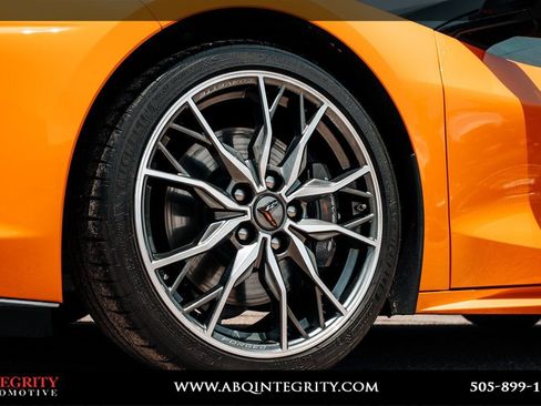 Used 2024 Chevrolet Corvette Stingray Premium Conv w/ Z51 Performance Package RWD image 11