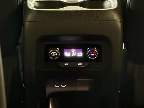 New 2027 Chevrolet Traverse Z71 w/ Enhanced Driving Package AWD/4WD image 24
