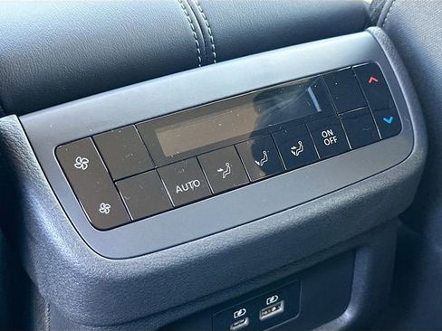 New 2025 Nissan Pathfinder SV image 18