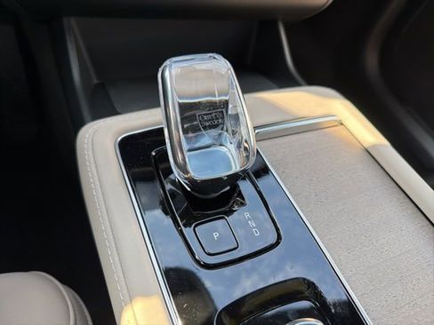 New 2026 Volvo XC90 B6 Plus w/ Protection Package Premier image 24