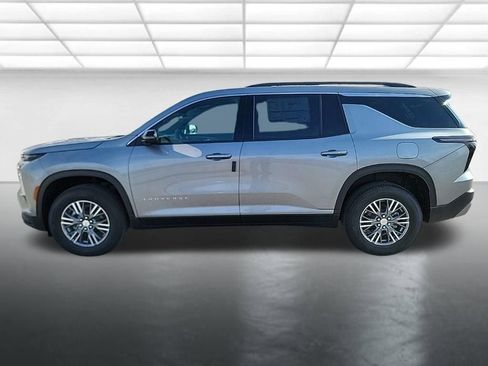 New 2026 Chevrolet Traverse LT w/ Driver Confidence Package image 3