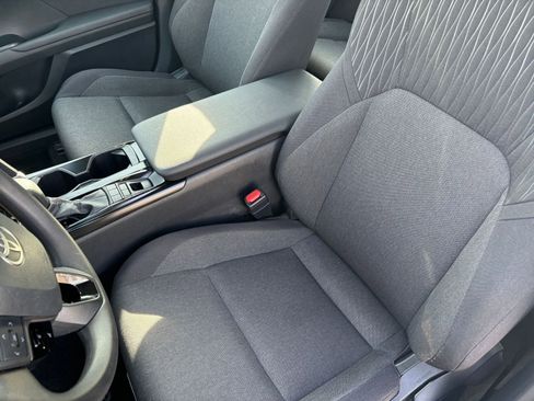 Used 2025 Toyota Camry LE image 35