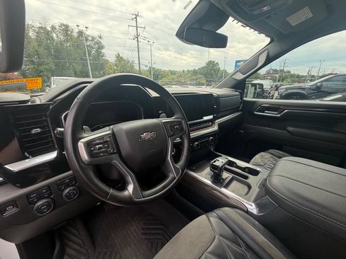 Used 2023 Chevrolet Silverado 1500 RST AWD/4WD image 11