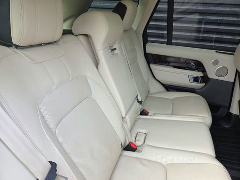 Used 2019 Land Rover Range Rover HSE image 21