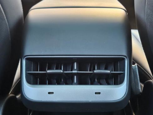 Used 2022 Tesla Model Y Performance image 62