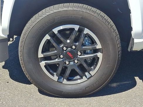 Used 2025 Toyota Tacoma TRD Sport AWD/4WD image 8