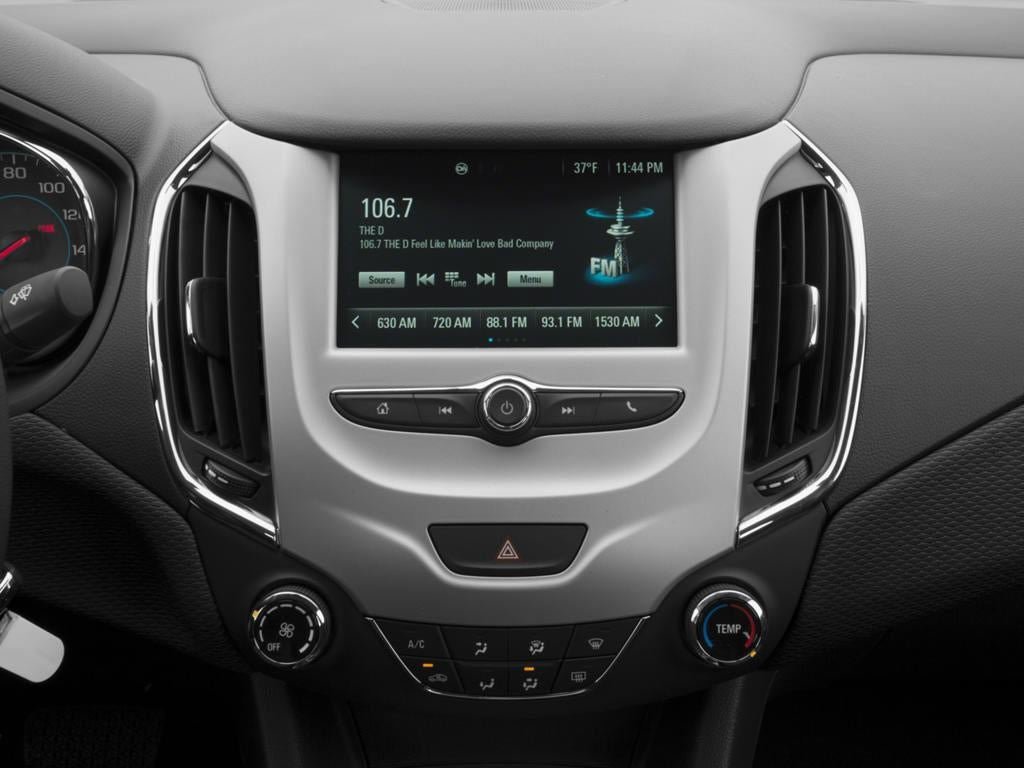 Used 2017 Chevrolet Cruze LS FWD image 40