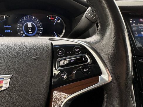 Used 2020 Cadillac Escalade Premium Luxury AWD/4WD image 16