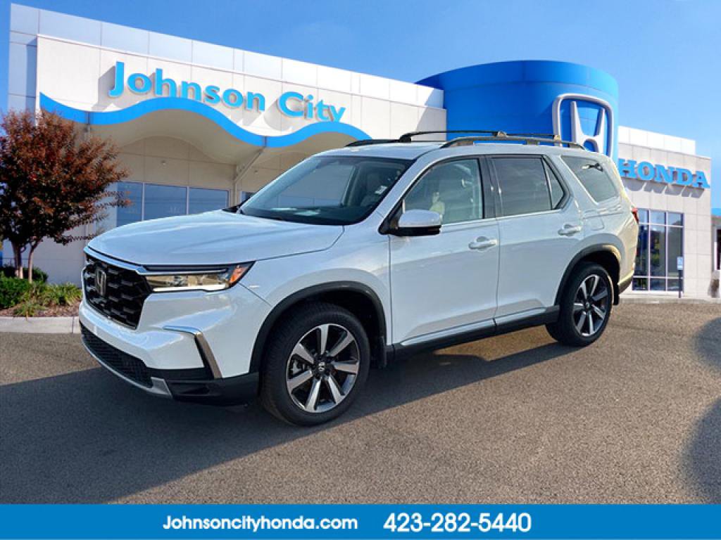 Certified 2025 Honda Pilot Touring image 1