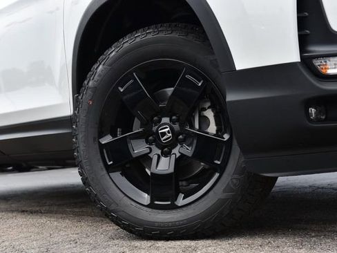 New 2026 Honda Ridgeline Black Edition image 3