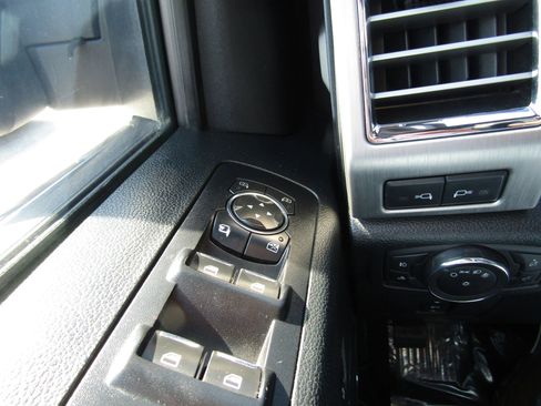 Used 2015 Ford F150 Platinum w/ Technology Package image 35