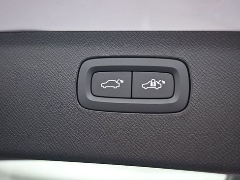 New 2026 Volvo XC90 B6 Core w/ Protection Package Premier image 31