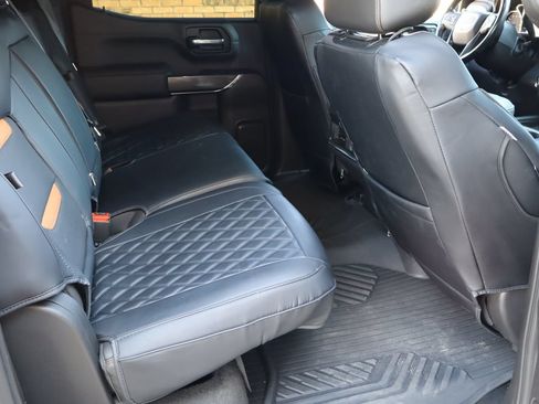 Used 2020 GMC Sierra 1500 AT4 w/ Off-Road Performance Package AWD/4WD image 18