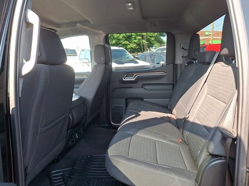 Used 2023 Chevrolet Silverado 1500 LT AWD/4WD image 10