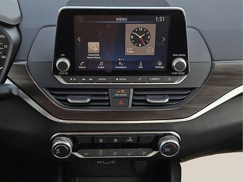 Used 2024 Nissan Altima 2.5 SV image 11