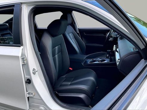 Used 2025 Honda Civic Sport image 21