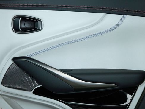 Used 2025 Aston Martin DBX 707 image 45