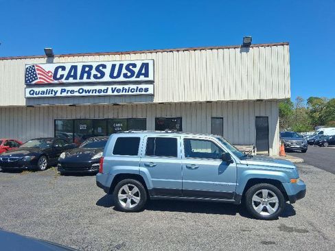 Used 2013 Jeep Patriot Limited w/ Sun/Sound Group FWD image 12