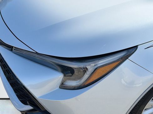 Used 2023 Toyota Corolla SE w/ SE Premium Package image 9