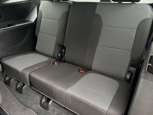 Used 2023 Chevrolet Traverse LT image 14