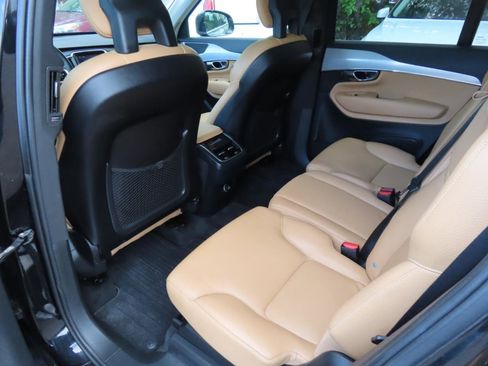 Used 2016 Volvo XC90 T6 Momentum w/ Protection Package Plus AWD/4WD image 9