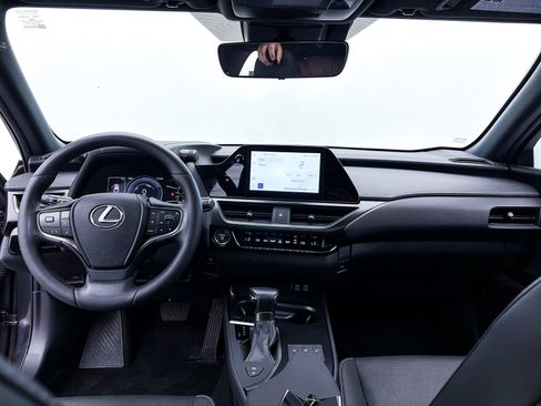 Used 2024 Lexus UX 250h F Sport FWD image 32