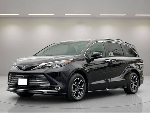 New 2026 Toyota Sienna Platinum AWD/4WD image 14