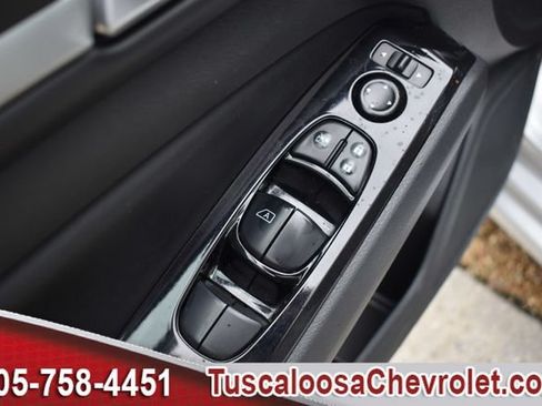 Used 2024 Nissan Altima 2.5 SR FWD image 17
