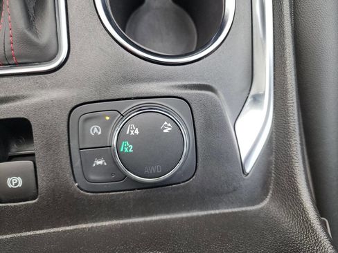 Used 2024 Chevrolet Traverse RS image 34