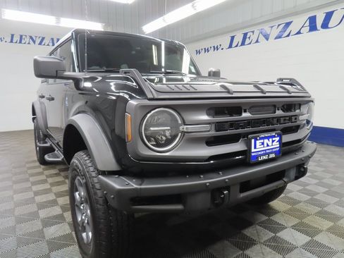 Used 2021 Ford Bronco Black Diamond image 3