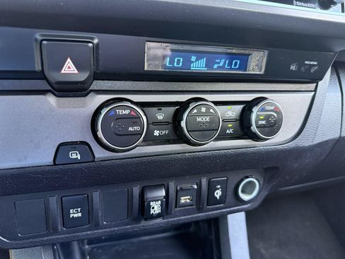 Used 2021 Toyota Tacoma TRD Off-Road RWD image 26