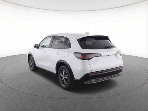 Used 2024 Honda HR-V EX-L image 4