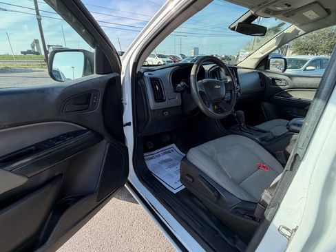 Used 2015 Chevrolet Colorado W/T image 9
