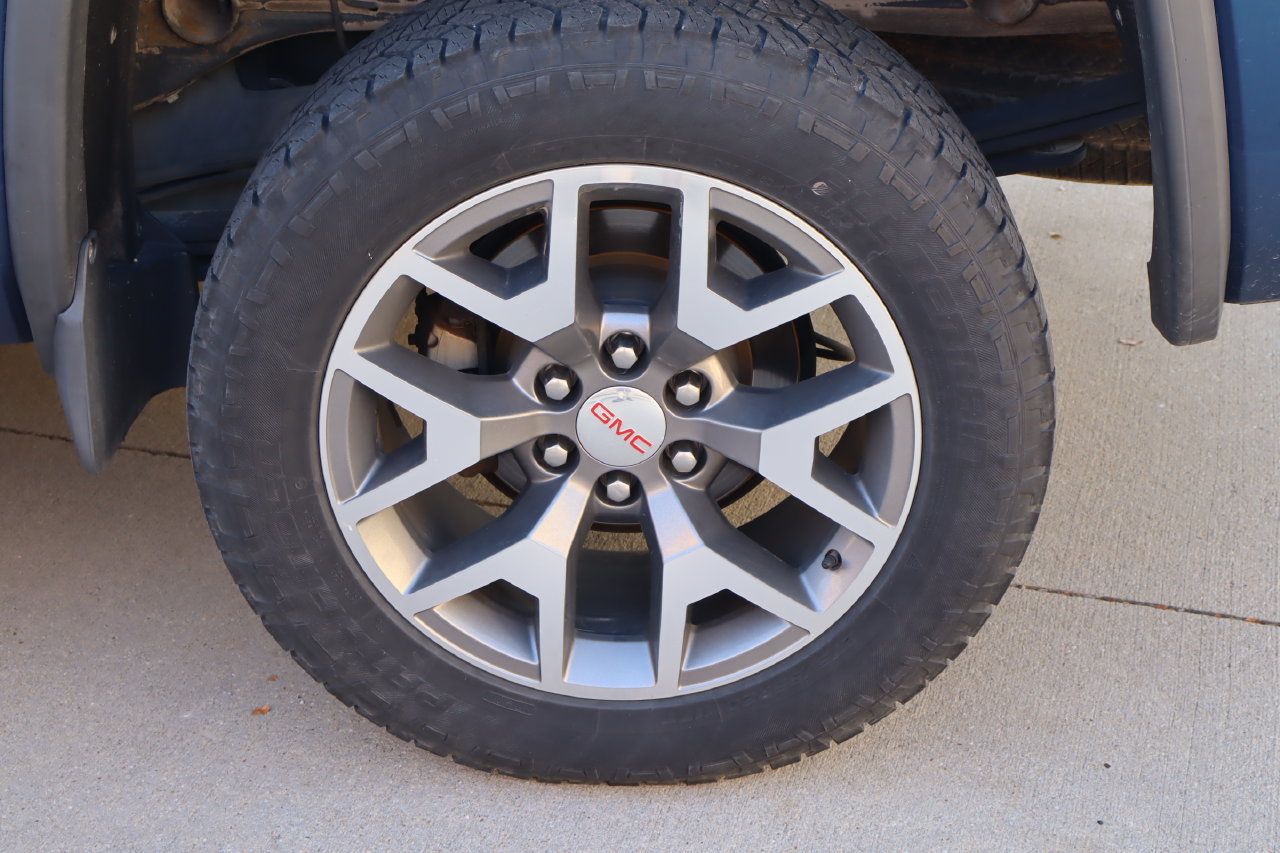 Used 2016 GMC Sierra 1500 SLT w/ All-Terrain Package AWD/4WD image 28