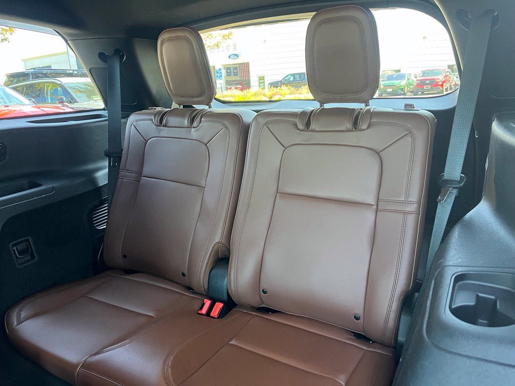 Certified 2024 Lincoln Aviator Reserve w/ Equipment Group 201A AWD/4WD image 19