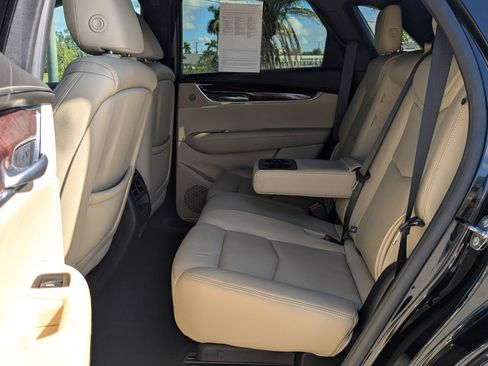 Used 2019 Cadillac XT5 Luxury image 16