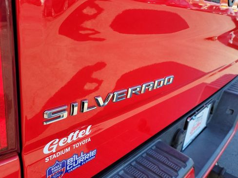 Used 2020 Chevrolet Silverado 1500 Custom w/ Custom Value Package image 6