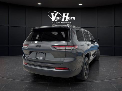 Used 2023 Jeep Grand Cherokee L Laredo AWD/4WD image 3