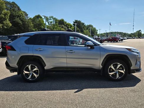Used 2023 Toyota RAV4 SE w/ Weather & Moonroof Package AWD/4WD image 7