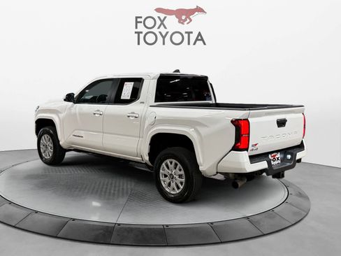 Used 2025 Toyota Tacoma SR5 image 4