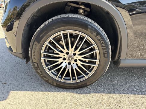 Used 2025 Mercedes-Benz GLC 300 image 10