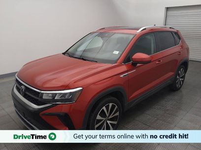 Used 2023 Volkswagen Taos SE w/ Panoramic Sunroof Package