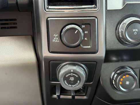 Used 2019 Ford F150 XLT w/ Trailer Tow Package image 24