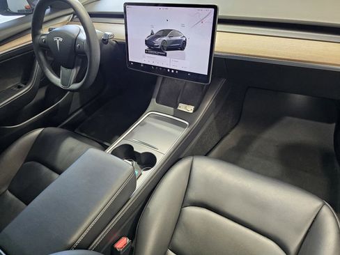 Used 2022 Tesla Model 3 Long Range AWD/4WD image 5