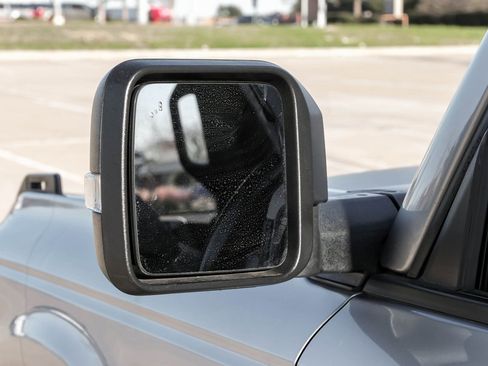 Used 2022 Ford Bronco Wildtrak image 39