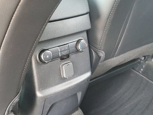 Used 2017 Ford Explorer XLT w/ Equipment Group 202A AWD/4WD image 36