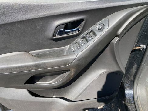 Used 2019 Chevrolet Trax LT w/ Driver Confidence Package image 11