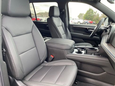 New 2026 Chevrolet Suburban LT w/ Comfort Package image 24